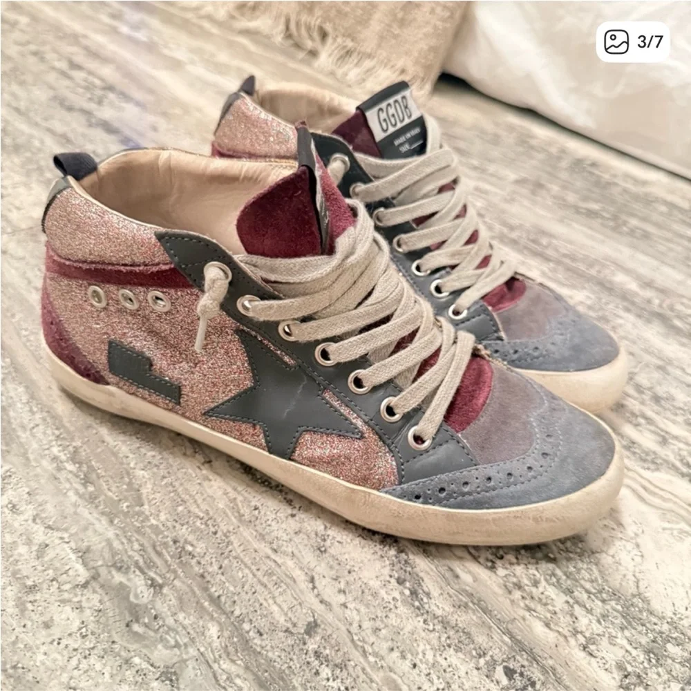 Golden Goose Mid Star Glitter Suede Leather Sneakers
Size 37 - Picture 3 of 7